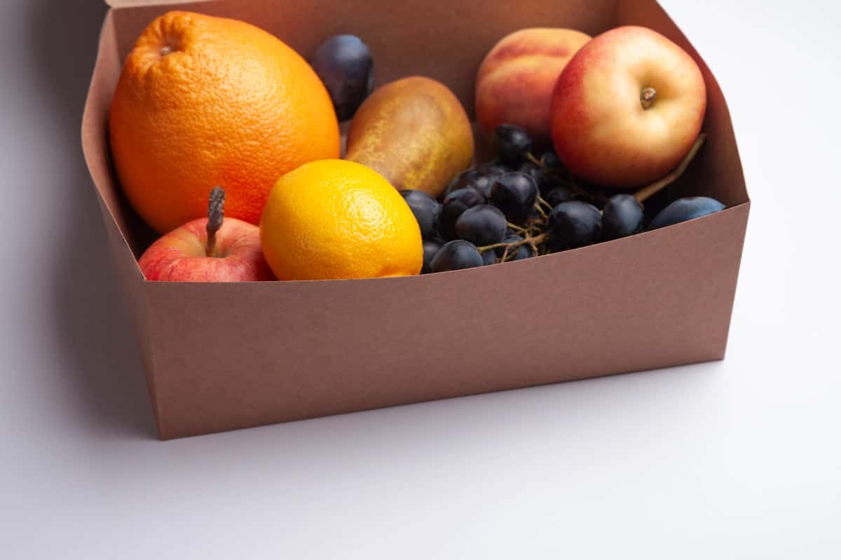 Yangi meva qutisi konteyneri soxta dizayn | Fresh fruit box container mock up design 1