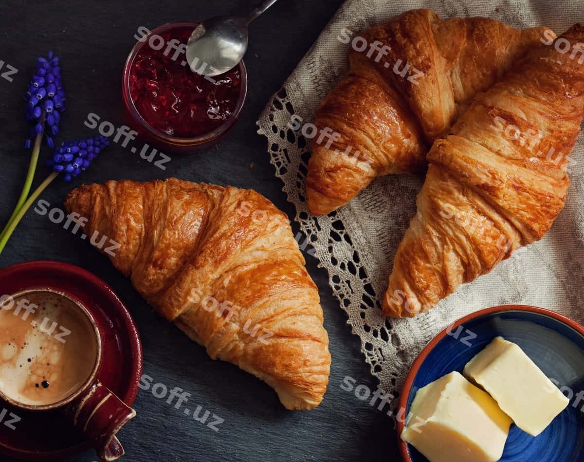 Yaqin rasm yangi kruassonlar | Close up fresh croissants 1
