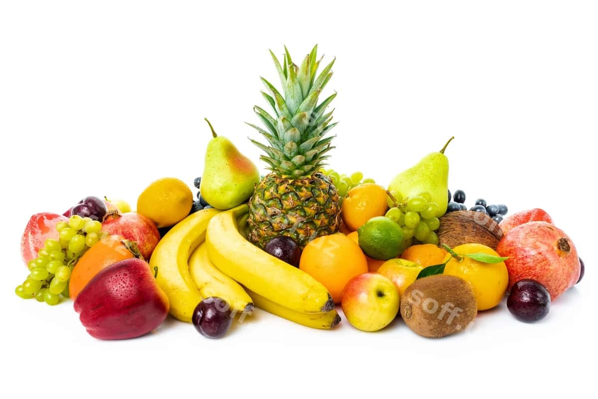 Bozor fonda yashil meva yaqin rasmi | Close up fruits against white background 1