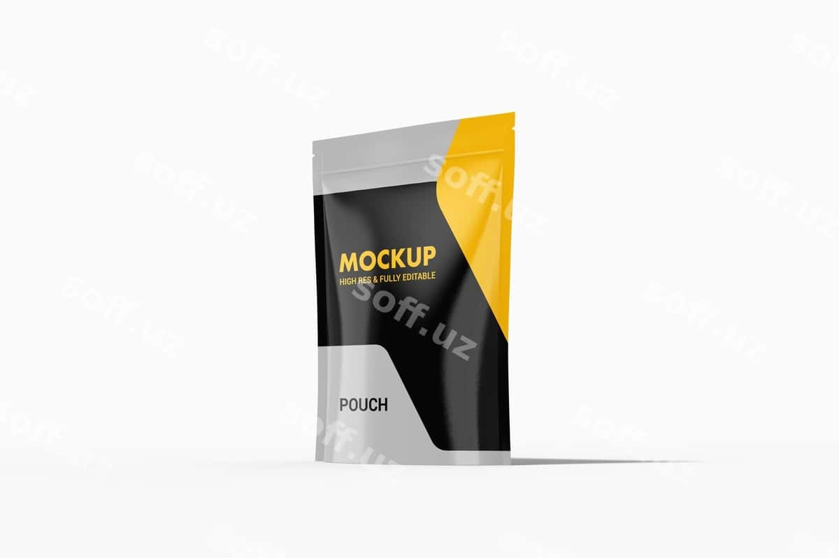 Past burchakli ko'rinishdagi po'chcha modeli | Low angle view pouch mockup 1