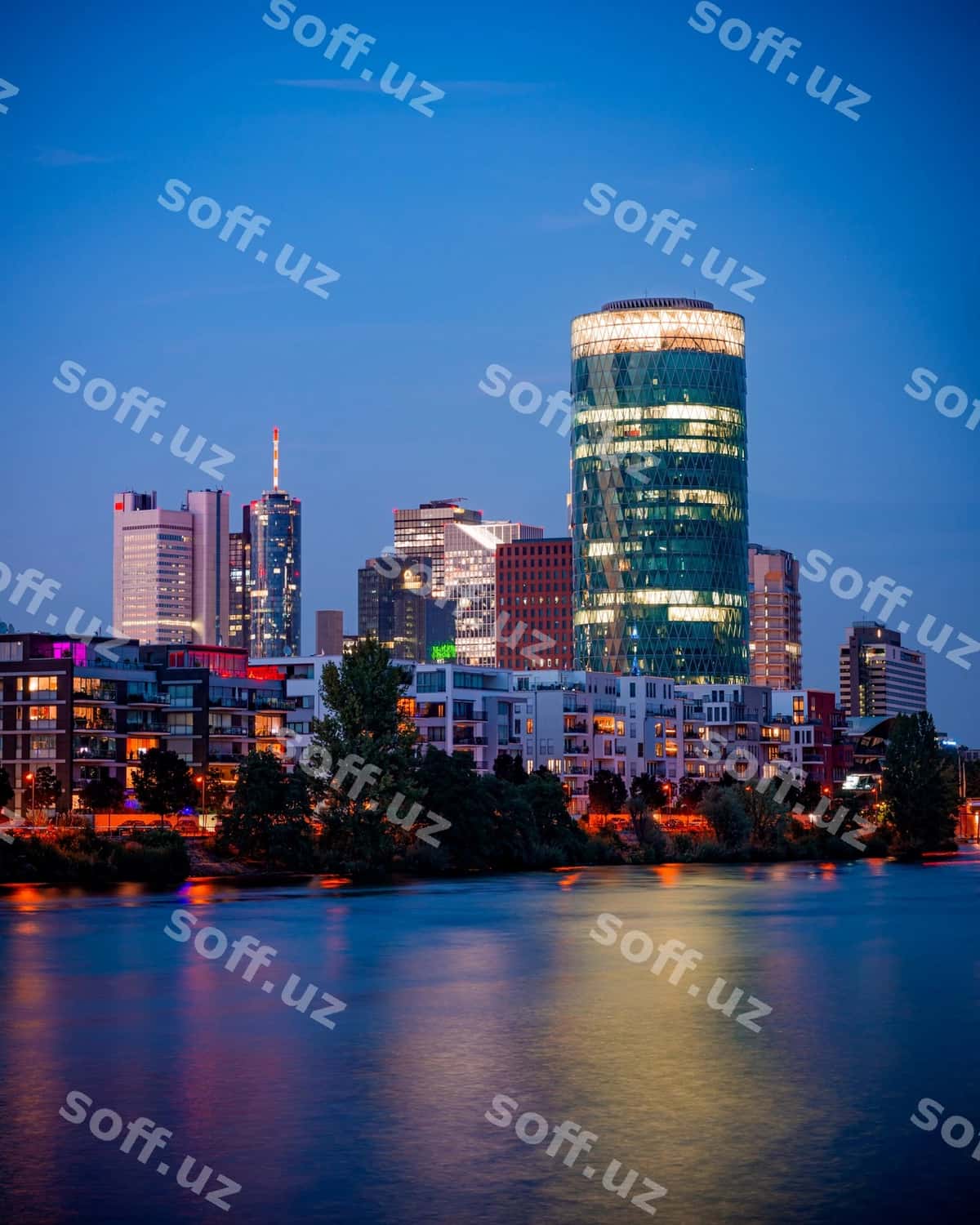 Frankfurt osmono'par binosining tungi surati | Night shot skyline frankfurt 1