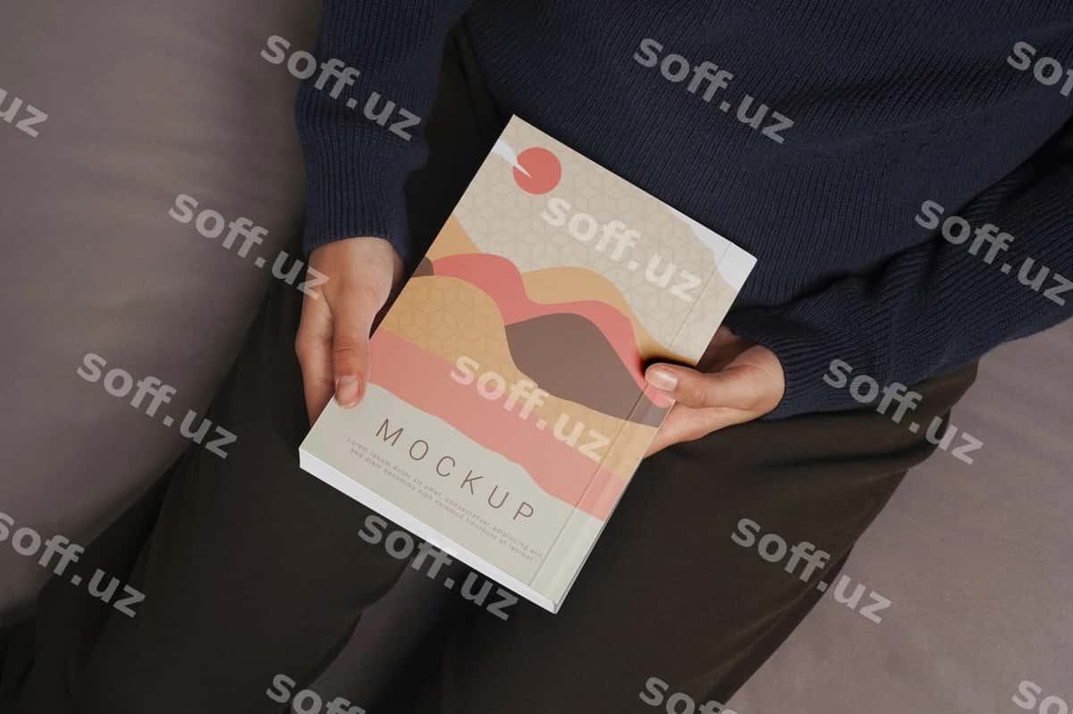 Uyda kitob o'qiyotgan odam | Person holding reading book home 1