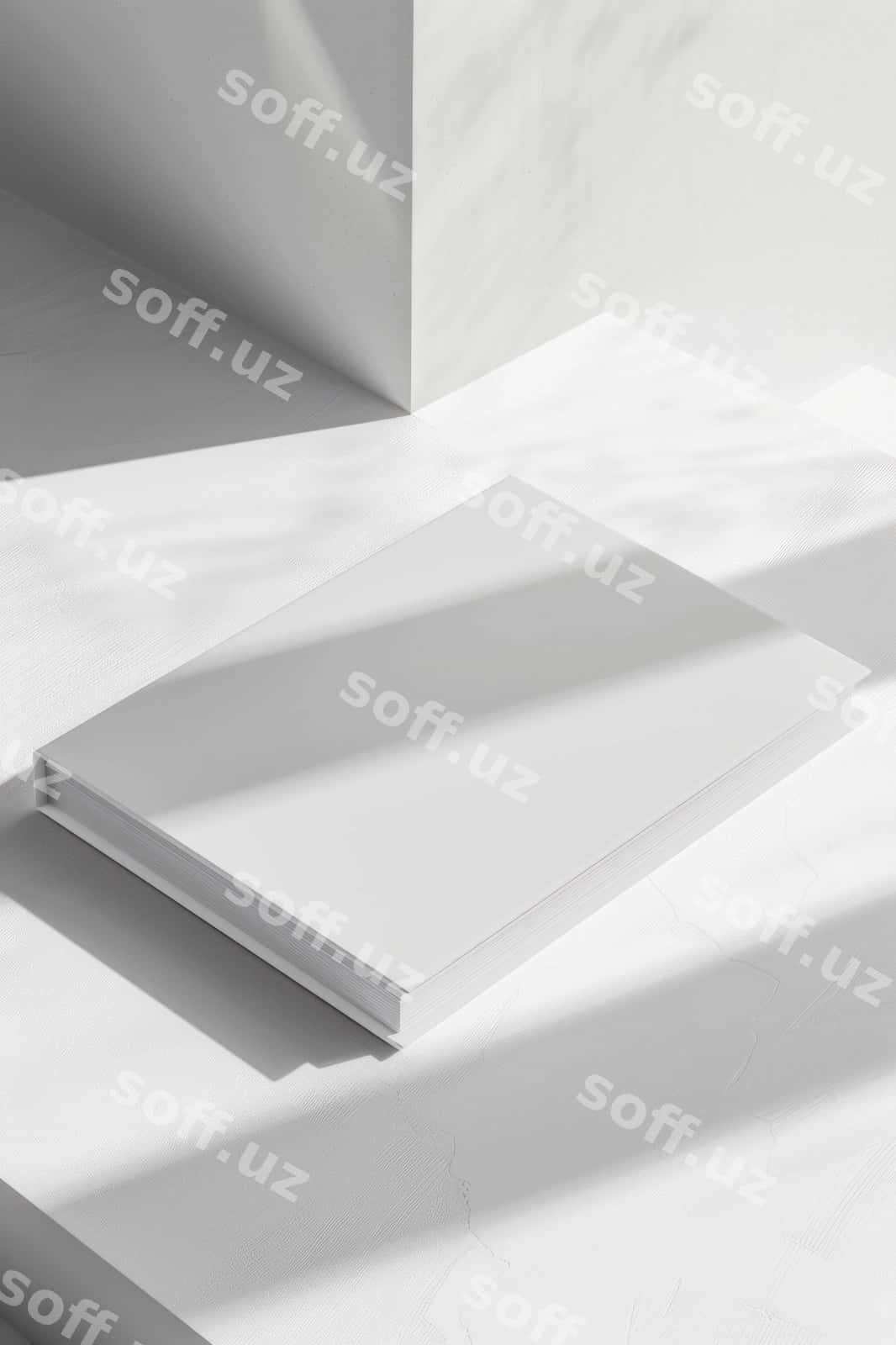 Mahsulot mockupi yumshoq qoplash oq kitob muqaddariyasi | Product mockup softcover white book cover 1