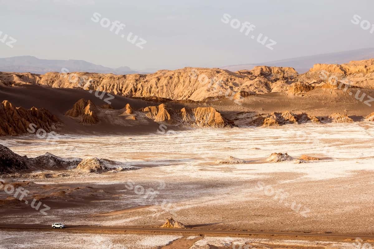 Chiroyli to‘g‘ilmoqlar aniq osmon orqali | Scenic view mountains against clear sky 1
