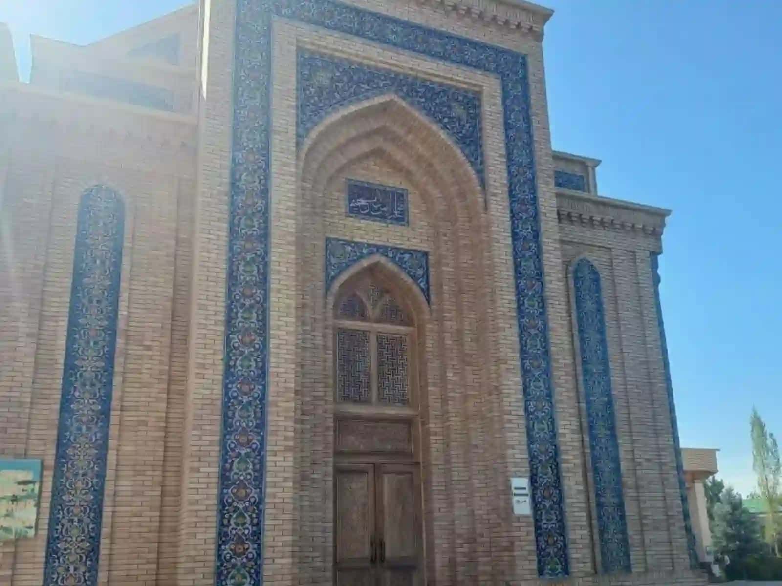 Bu ersam dabiqli ko'lbog'i tasvirlangan 4