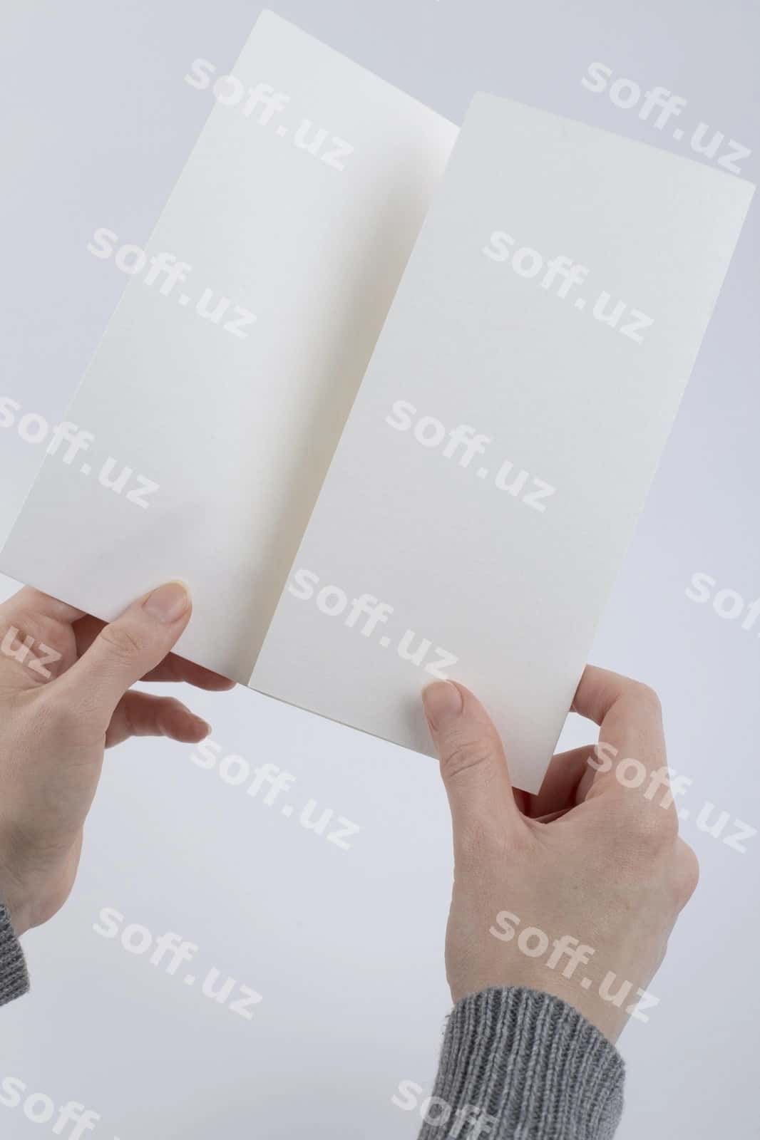Uchlamali vertikal mockup dizayni | Trifold vertical mockup design 1
