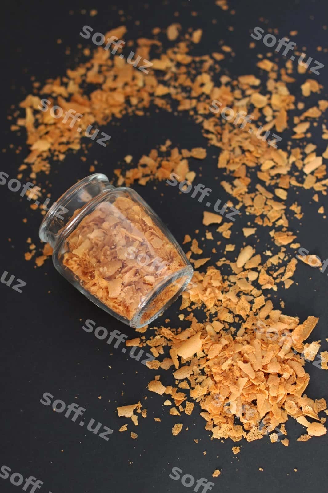 Qora stakan qoshiqdan vafli churiq chiqadi | Waffle crumb out glass jar black 1