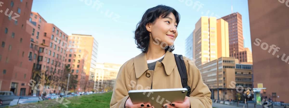 Yosh ayol shahar da mobil telefon ishlatmoq | Young woman using mobile phone city 1