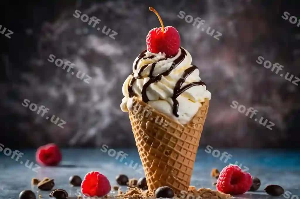Qaramruchuqli mroj konysi | Ice cream cone with strawberry it