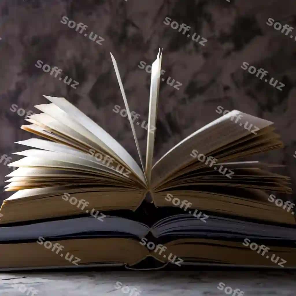 Ochiq kitoblar betlari aylangan kulrang fonda joylangan to'plami | Stack open books with flipped pages gray background