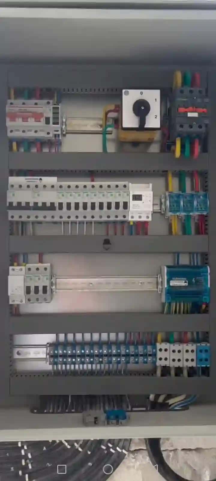 toshkent shahar elektr ishlari bo'yicha maxsus ustalar