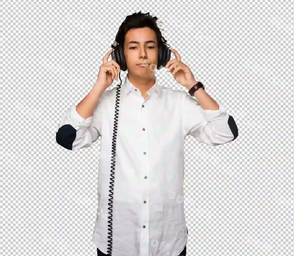 O'smir quloqchinlar bilan nimadir tinglamoqda | Teenager listening something headphones