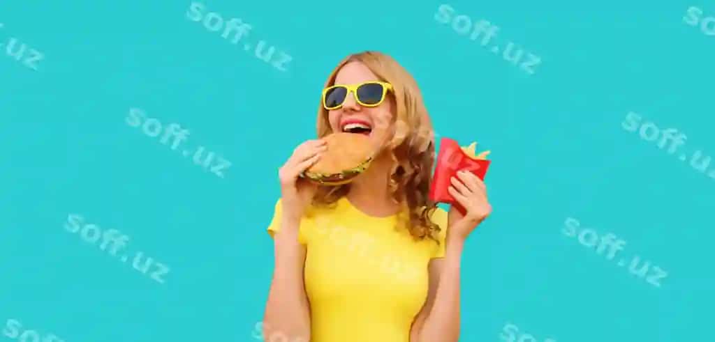 Portret baxtli quvonchiq yosh ayol burger, tezkor ovqat, kartoshka fri ovqatlanayotgan | Portrait happy cheerful young woman eating burger fast food french fries