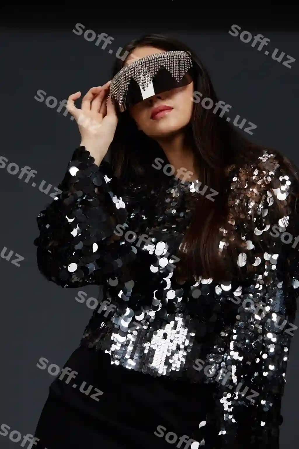 Ayol ko'ylaklar katta ko'zluklar shinovar uslub moda studiyasi modeli yuqori sifatli foto | Woman sunglasses big glasses shiny style fashion studio model high quality photo 2