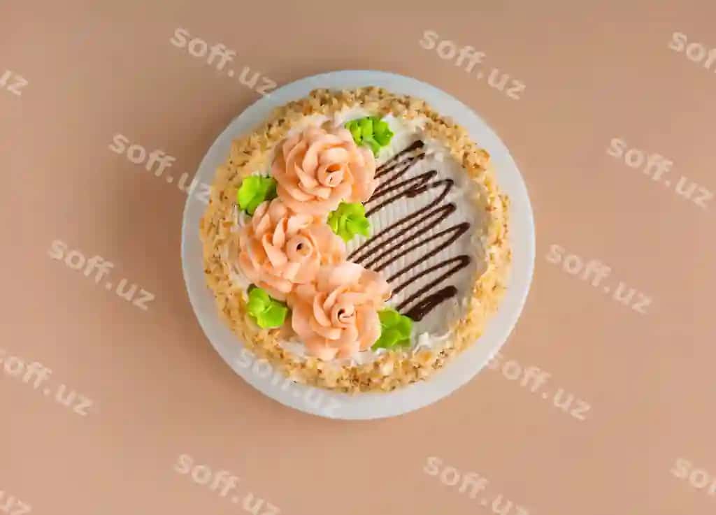 Kremli biskvitlar smetanali gullar oq likopda yorqin | Cream cake biscuits with creamy roses white plate light