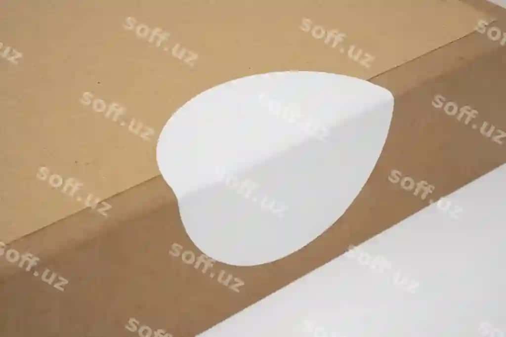 Yaqin rasm bandajli hosil etiket namunasi | Close up adhesive sealing label mockup