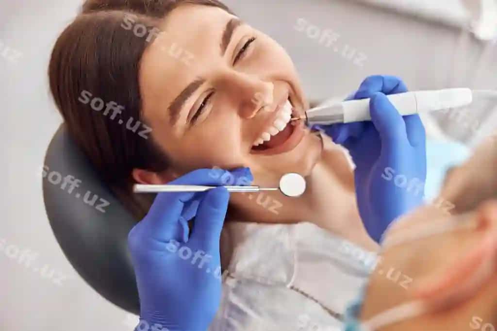 Ayol beomor tish jaroyoni doktor tishchilik asboblaridan foydalangan holda zamonaviy tishklinikasi | Female patient dental procedure doctor using dental instruments modern dental clinic