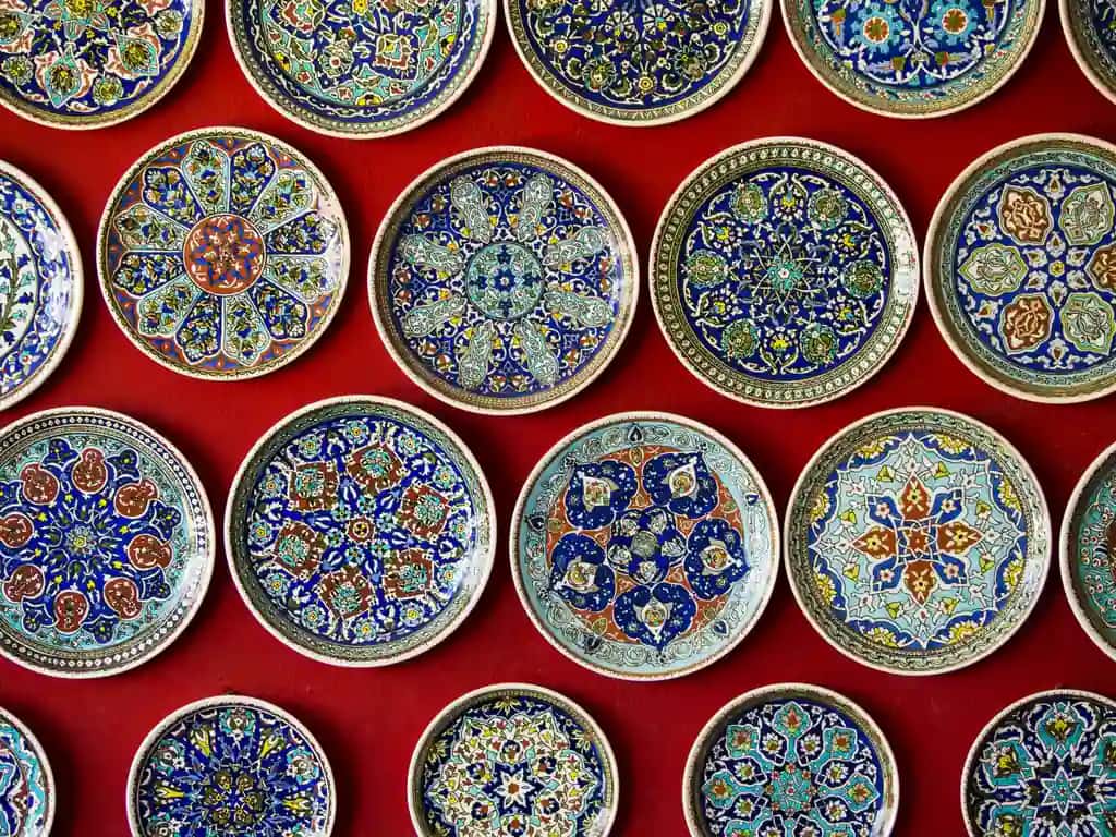 An'anaviy plitalar savdosi | Traditional plates sale