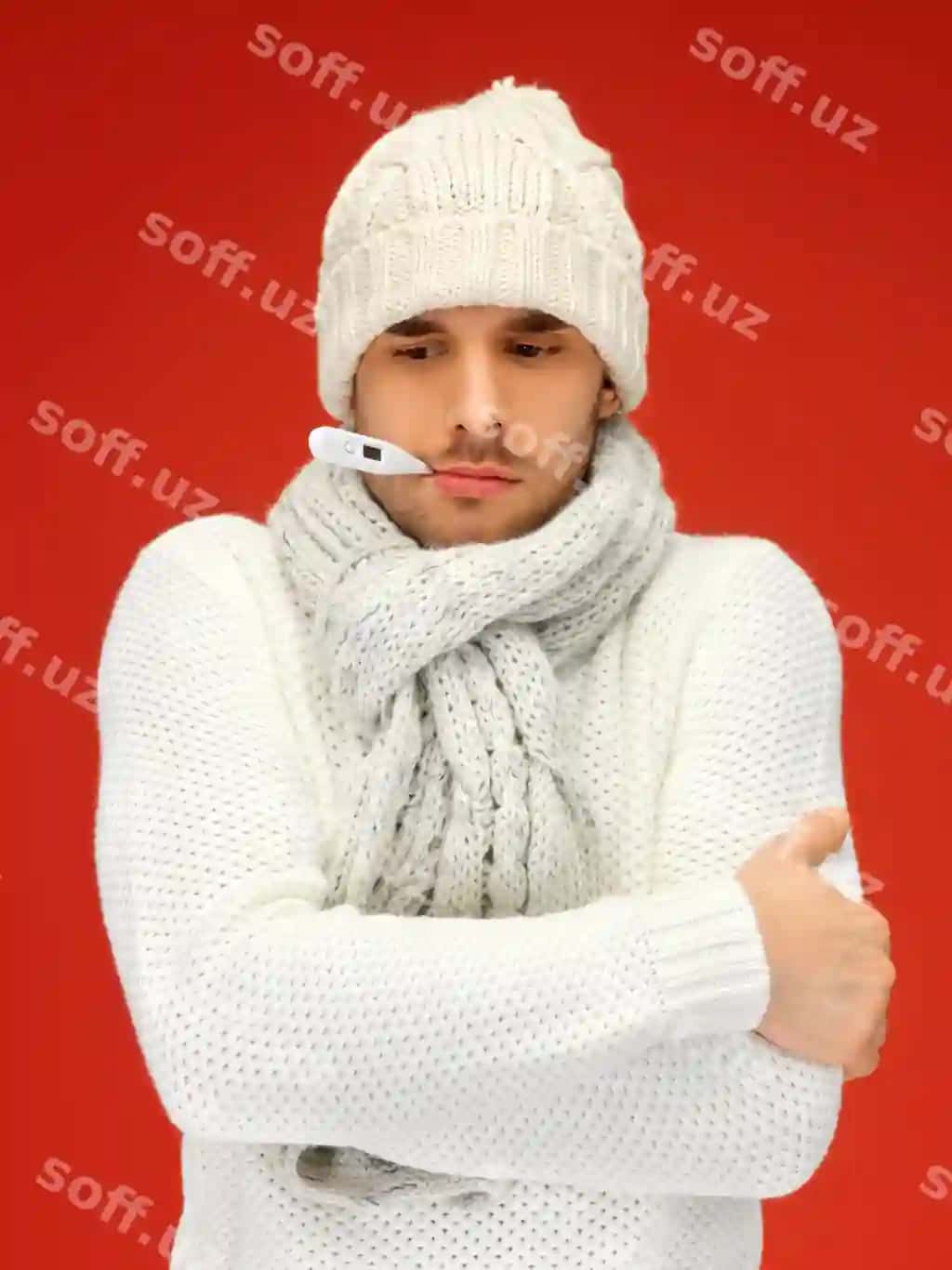 Tasvirlang: termometri bilan ochiq kasal erkak | Picture sick man with thermometer his mouth