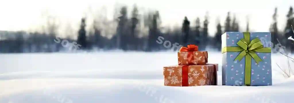 Yul fon qorli manzara, rang-barangi sovg'alarning to'plami va rang-barangi sovg'a qutilari, qor. | Christmas background with stack colorful presents snowy landscape colorful gift boxes snow