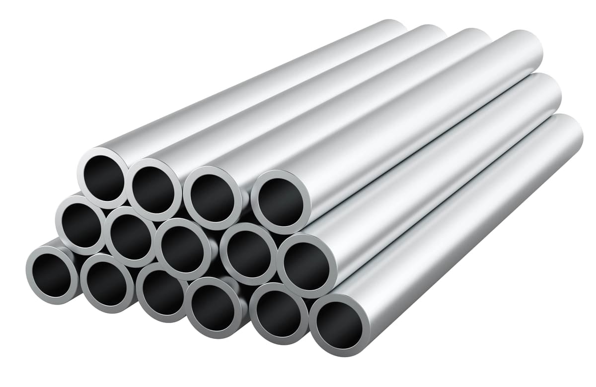 Po'lat quvurlar to'plami zanglamaydigan po'latdan yasalgan yumaloq quvurlar 3D render izolyatsiya qilingan | Steel pipes stack stainless steel round pipes 3d rendering isolated