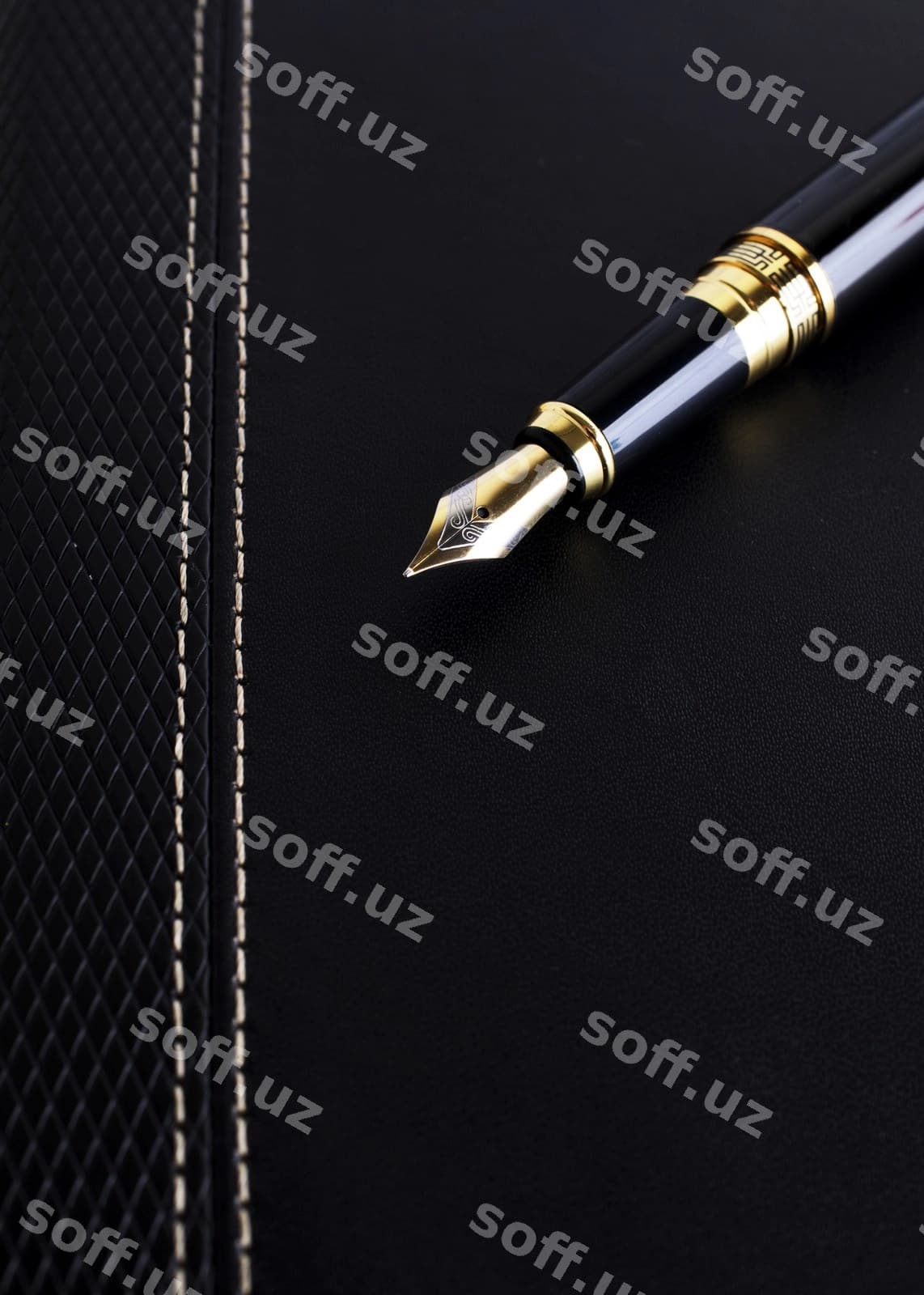 Yuqori burch ko'rinish ruchka stoli | High angle view pen table