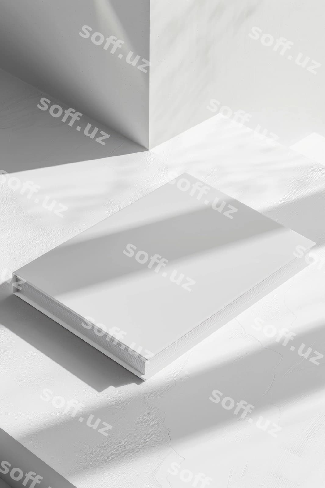 Mahsulot mockupi yumshoq qoplash oq kitob muqaddariyasi | Product mockup softcover white book cover