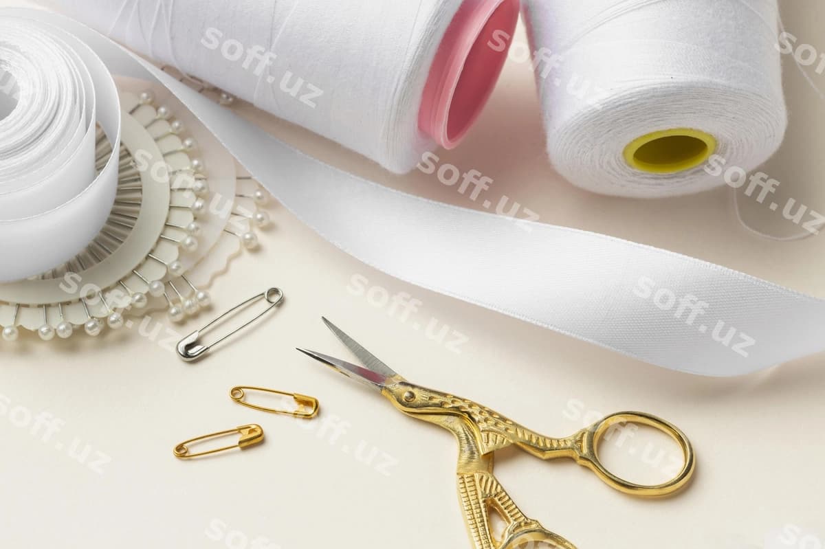 Ipak lentasining haqiqiy kontekst maketi | Silk tape real context mockup
