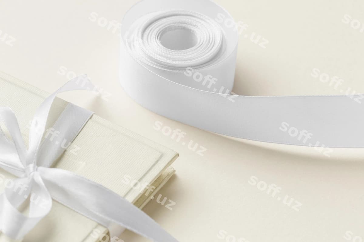 Ipakli lenta haqiqiy kontekst namunasi | Silk tape real context mockup