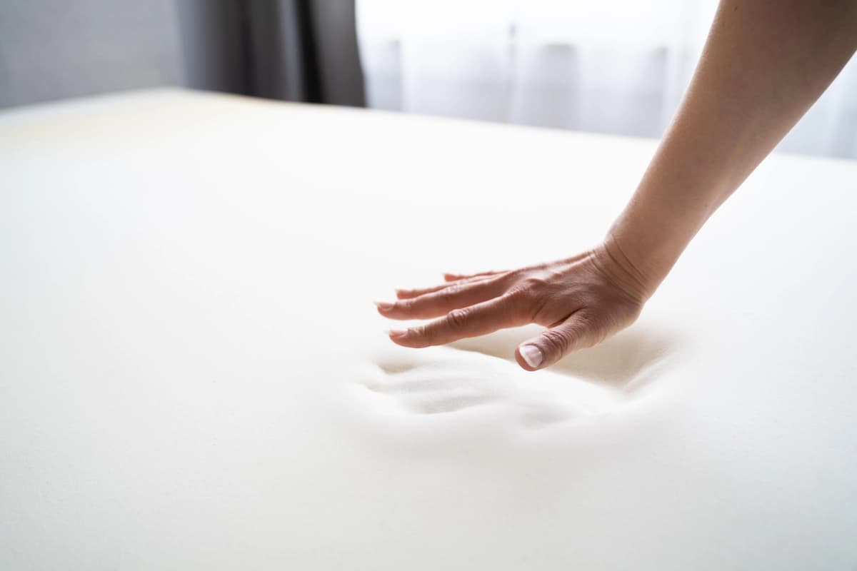 Ortopedik xotira ko'pikli yadroli to'shakni sinovdan o'tkazish | Testing orthopedic memory foam core mattress