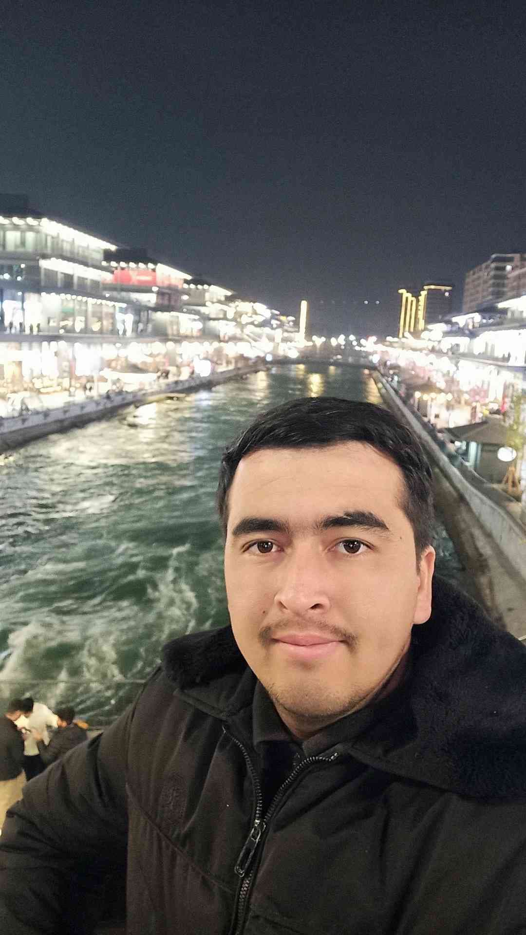 Azizbek Zoxirov