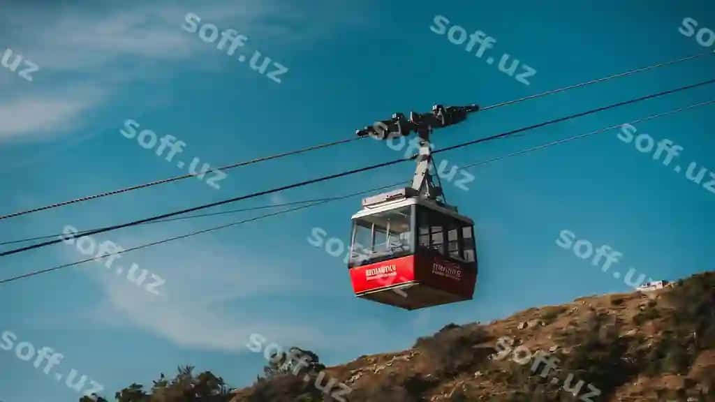 Yaqin surat kabelli yo'nalish ko'k osmon bilan | Closeup shot cable car ropeway with blue sky
