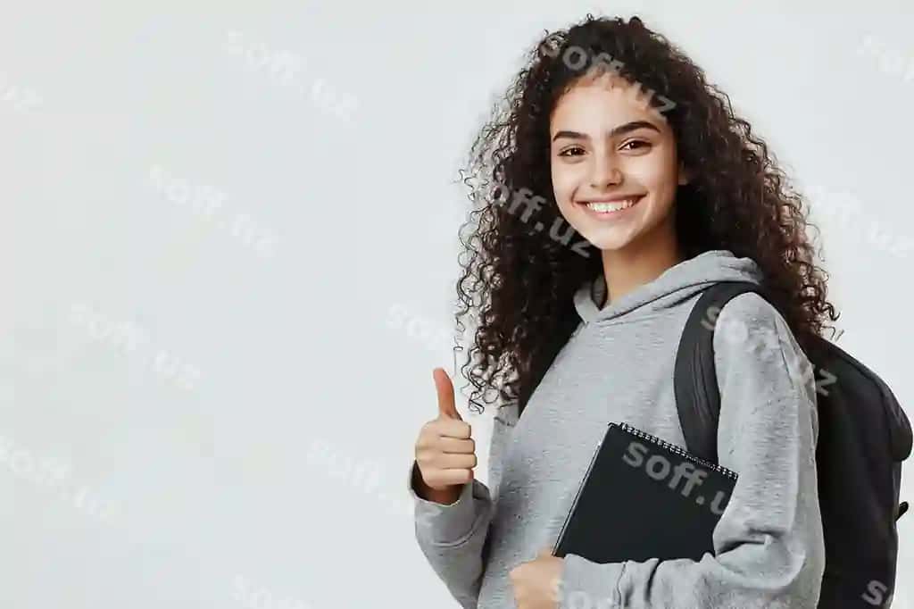 Baxtli talaba boshini ko'taradi | Cheerful student thumbs up