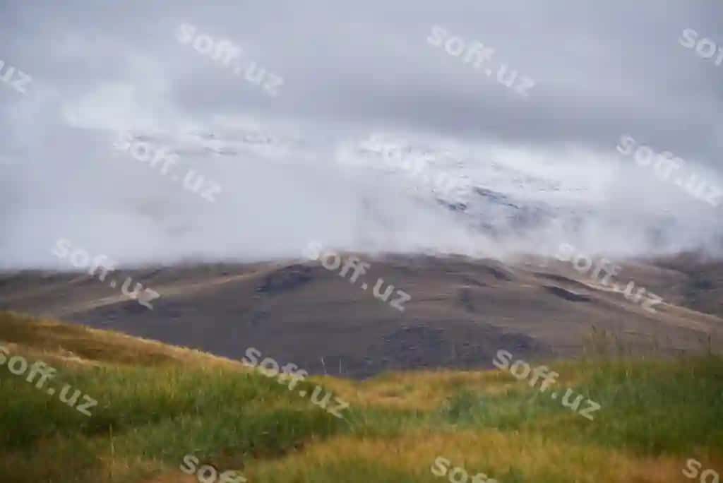 Sovuq bulutli havo, step hudud, Ukok tekislik, Altai, ajoyib sovuq manzaralari, hech kim atrofda. | Cold cloudy weather steppe area ukok plateau altai fabulous cold landscapes anyone around