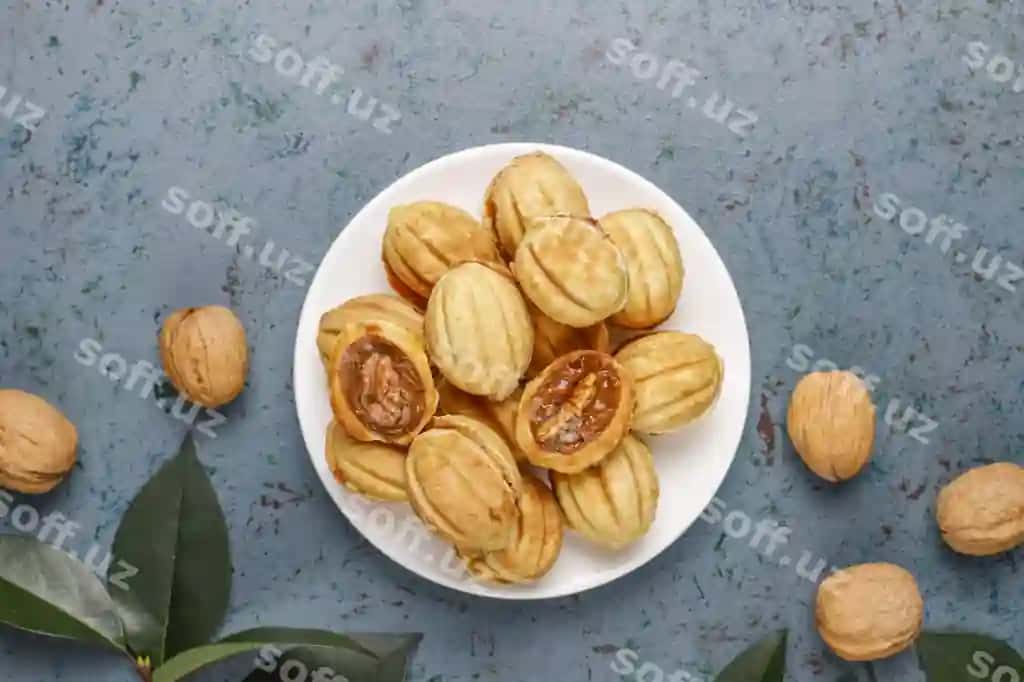 Uy shohratli Rus panjirlar qaynatilgan kondensat sutli bodomlar bilan | Homemade russian cookies with boiled condensed milk walnuts